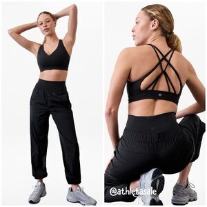 NWT Athleta Solace Sports Bra D-DD | Black